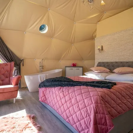 Luxury tent Mountain Glamp & Jacuzzi