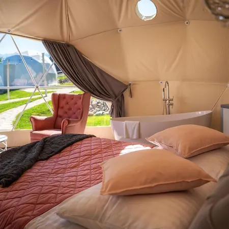 Mountain Glamp & Jacuzzi Luxury tent